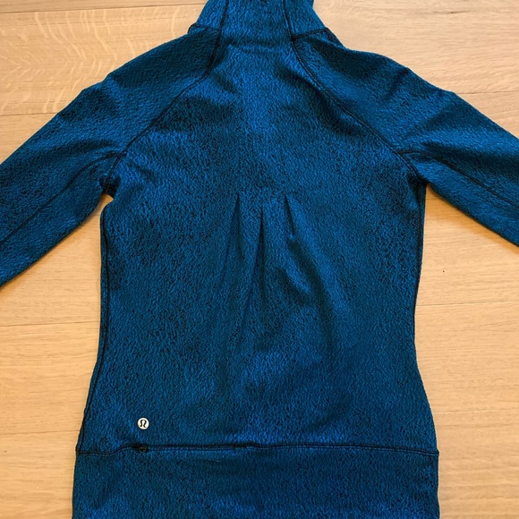 Lululemon half zip - Picture 4 of 5